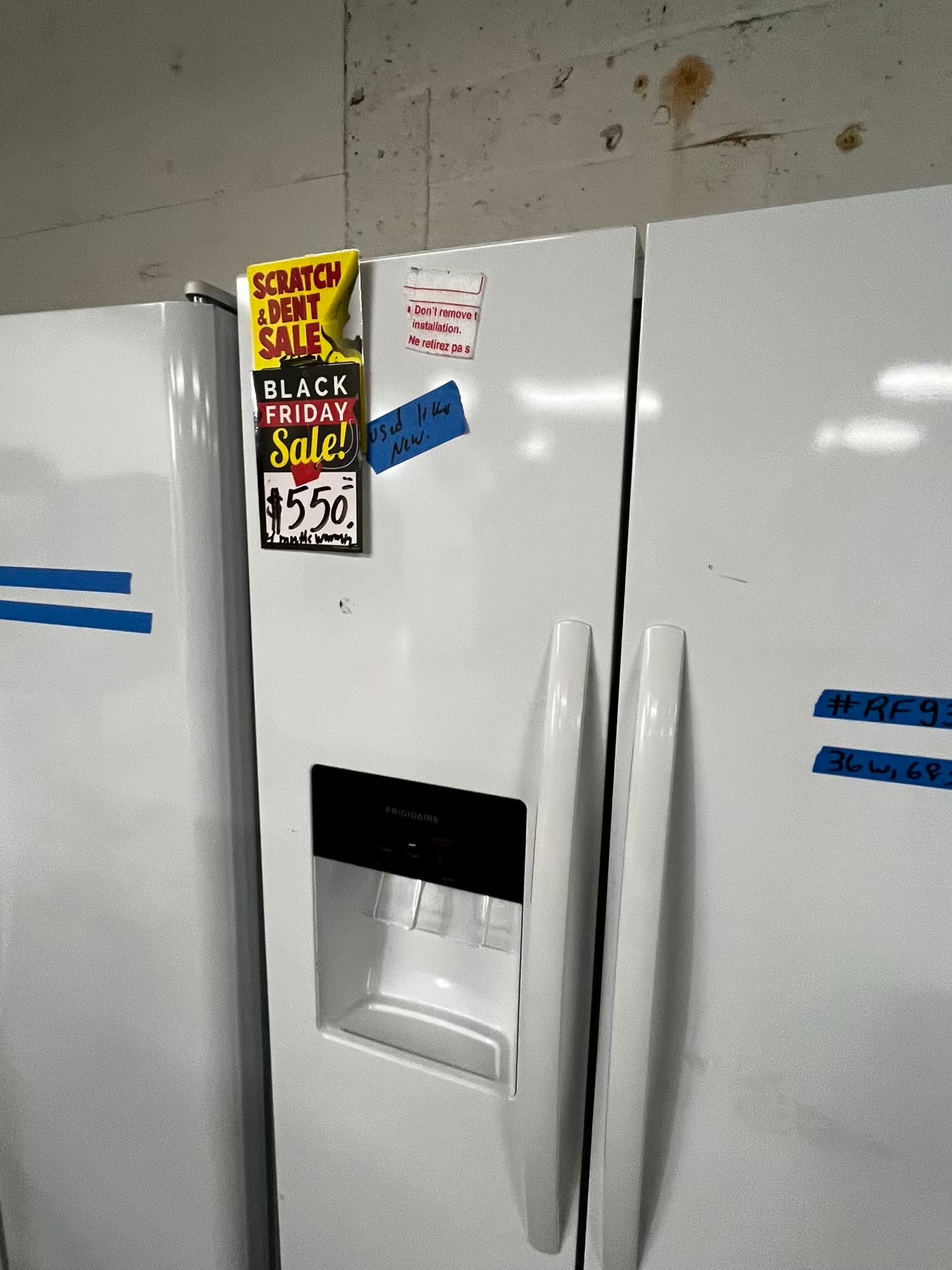 *🎉 Black Friday ⚡️ Frigidaire side by side Refrigerator w/ ice water dispenser  in white gently used - like new 36” #RF93741B