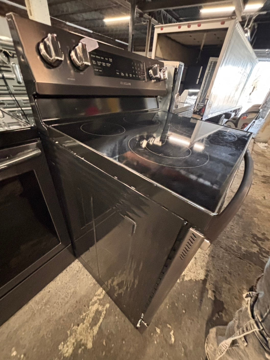 >Samsung glass top convection oven-electric range 220v 5 burner Tuscan color , warm zone bake broil fast boil ,used-Refurbished 30" #ESTQ55VB