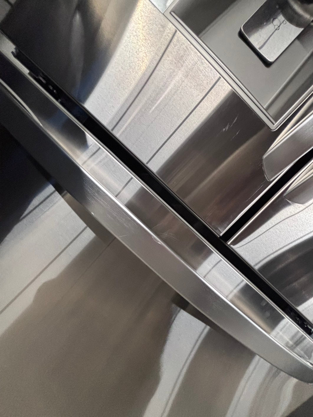 >special 3pc. Combo =LG French door Refrigerator counter depth  w/ ice water dispenser 36",gas stove 5 burners & new the range microwave all same brand  #ARF31B3PC