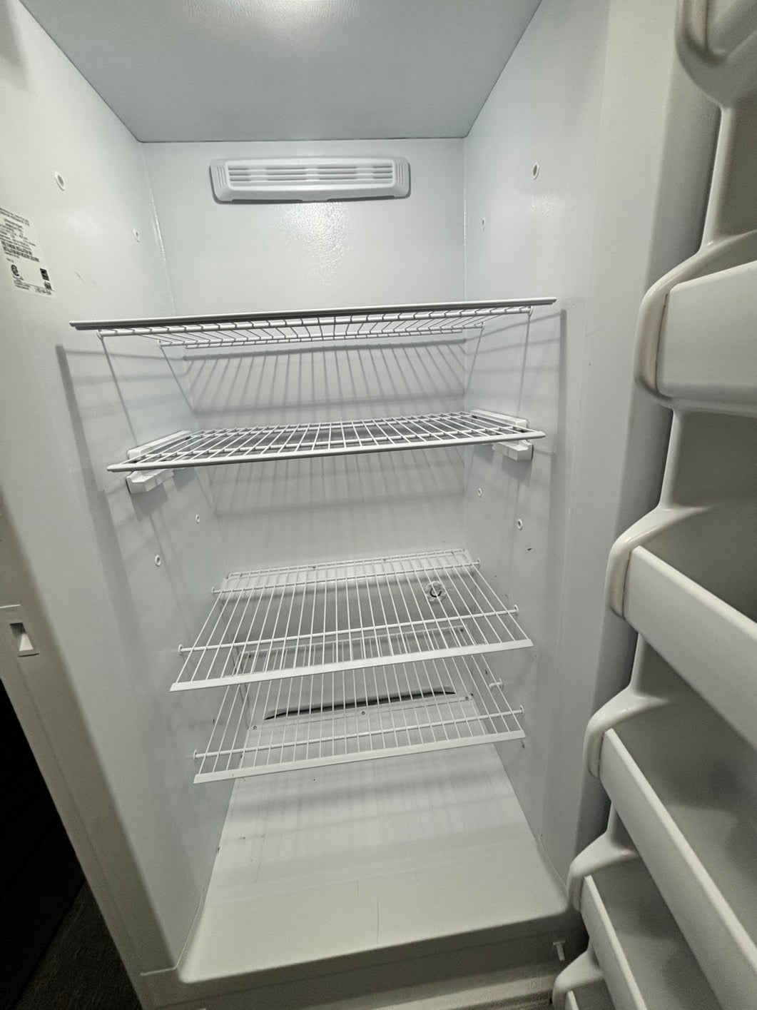 📢🔥black Friday sale 🔥🦃-Frigidaire 20 cu.ft up-right freezer white 34" #RF911L used-Refurbished