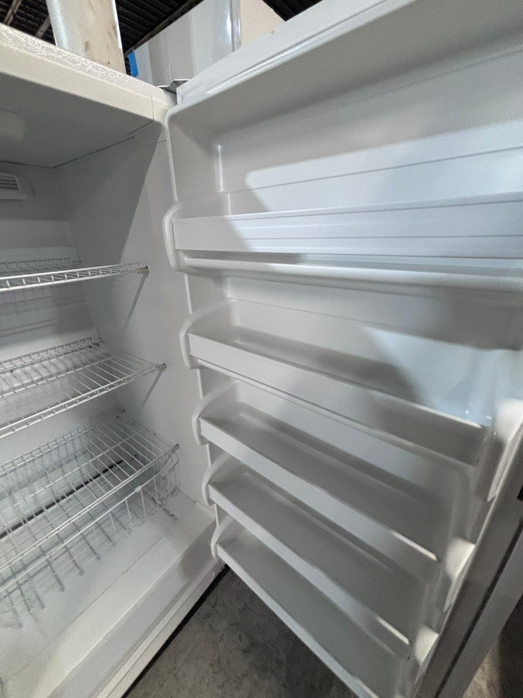 >>special 💥Frigidaire up-right freezer white 14.cu.ft Refurbished-used #FKU1114B