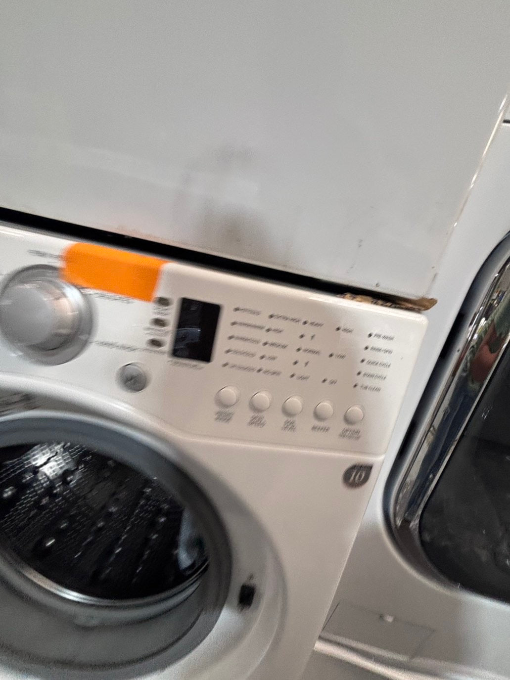 >*special 🔥LG GAS  washer large capacity& dryer steam set front load stackable or side by side white  27” in used-Refurbished #SFL3B6ET