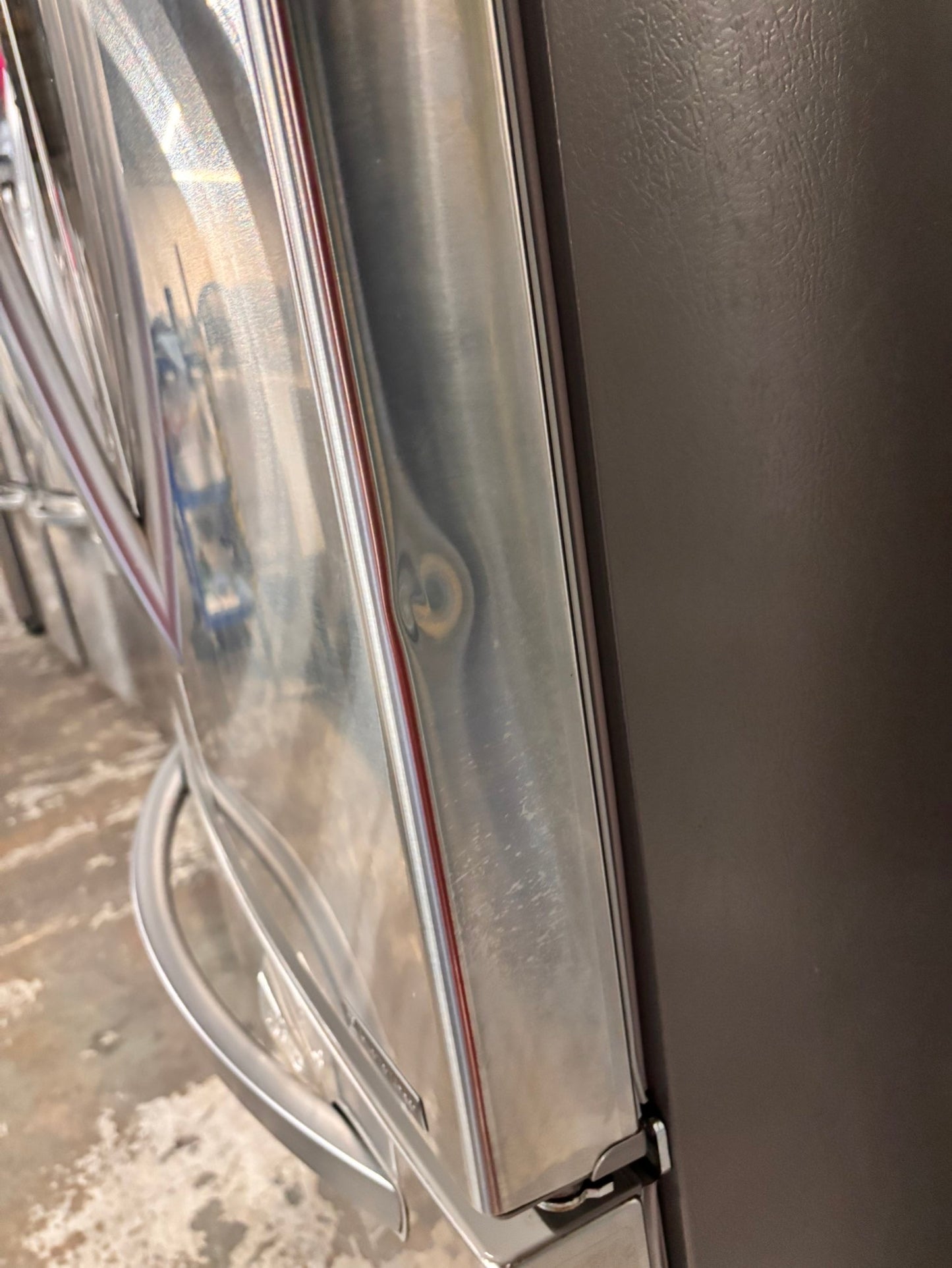 >LG French door Refrigerator stainless steel w/ ice water dispenser 33" #RF26FQB