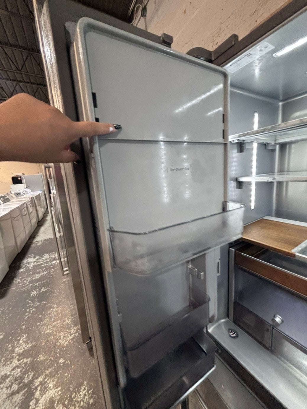 >*kitchen Aid French door Refrigerator counter depth stainless steel w/ ice water dispenser great condition 36"    (👀missing shelf on the door)  used-refurbished #KAF1424B