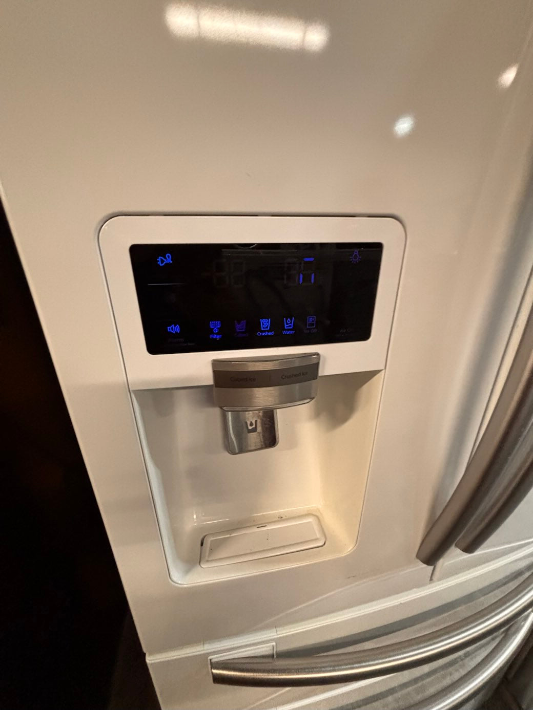 }}Samsung used-Refurbished 36”w x69h x 30” 4 doors  refrigerator white  w/ice & water dispenser  (👀The numbers on the screen are only partially visible).  #SSWF73B