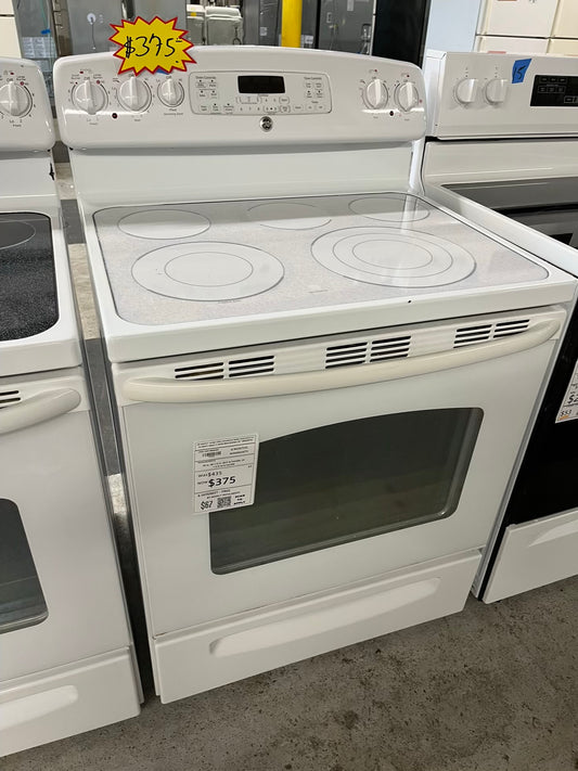 GE electric range 220v convection bake roast broil hi/ lo steam clean in white Refurbished 30" #ER399TB-TR