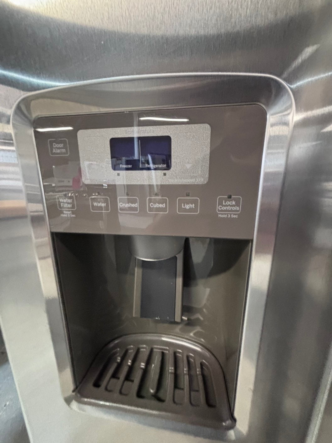 >*36” x 69h GE side by side Refrigerator and freezer stainless steel w/ice water dispenser 36” #AR29A3B