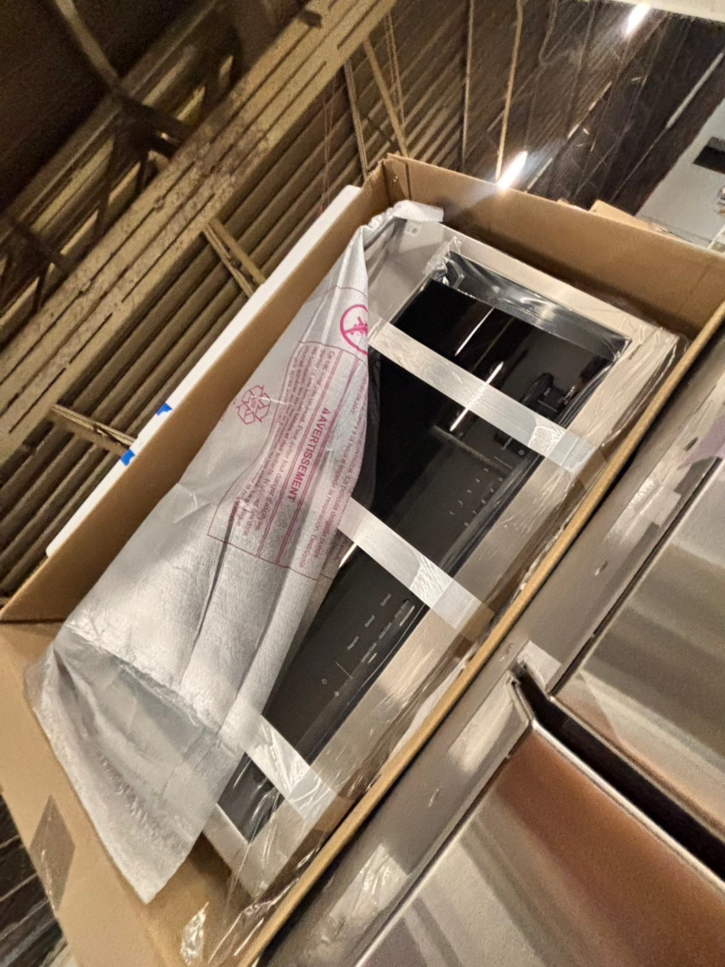 >Special 🎈4pc. Samsung Combo used refurbished -counter depth french door refrigerator Samsung 36” w/ice maker & water dispenser gas range  five burners ,new open box over the range microwave & new open   dishwasher.  #RFZ324CB