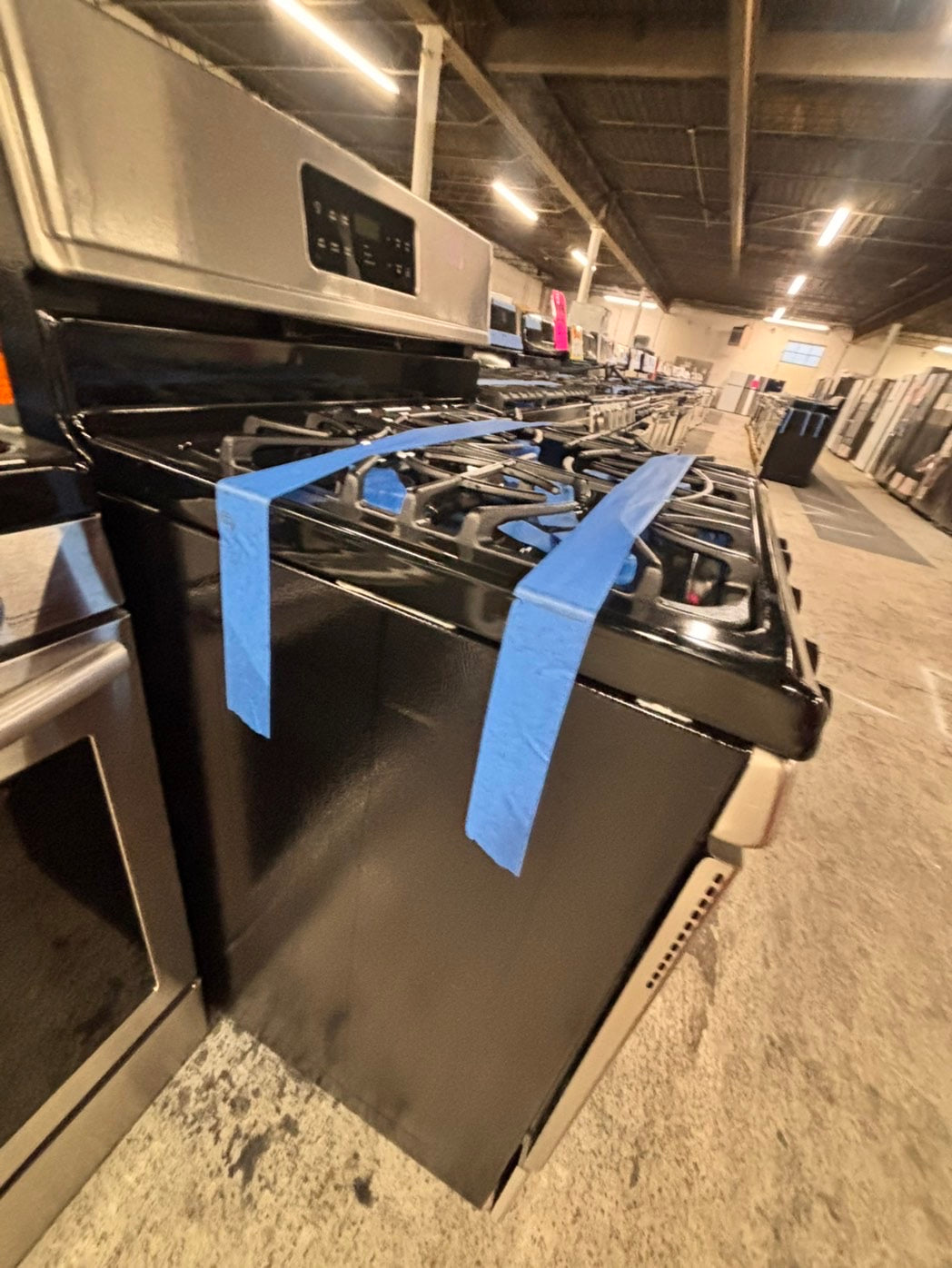 >frigidaire stainless steel Gas range 5 burner  bake broil self clean in used-Refurbished 30” #GF44WB