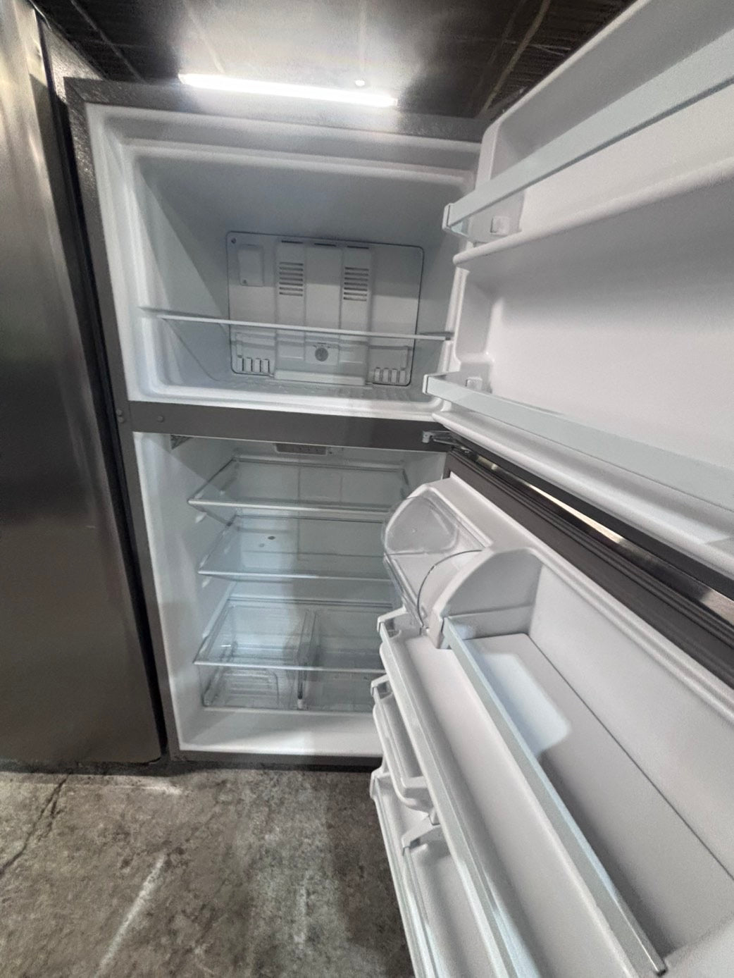 >*Whirlpool top freezer refrigerator stainless steel used-refurbished 30" #RP6W19B
