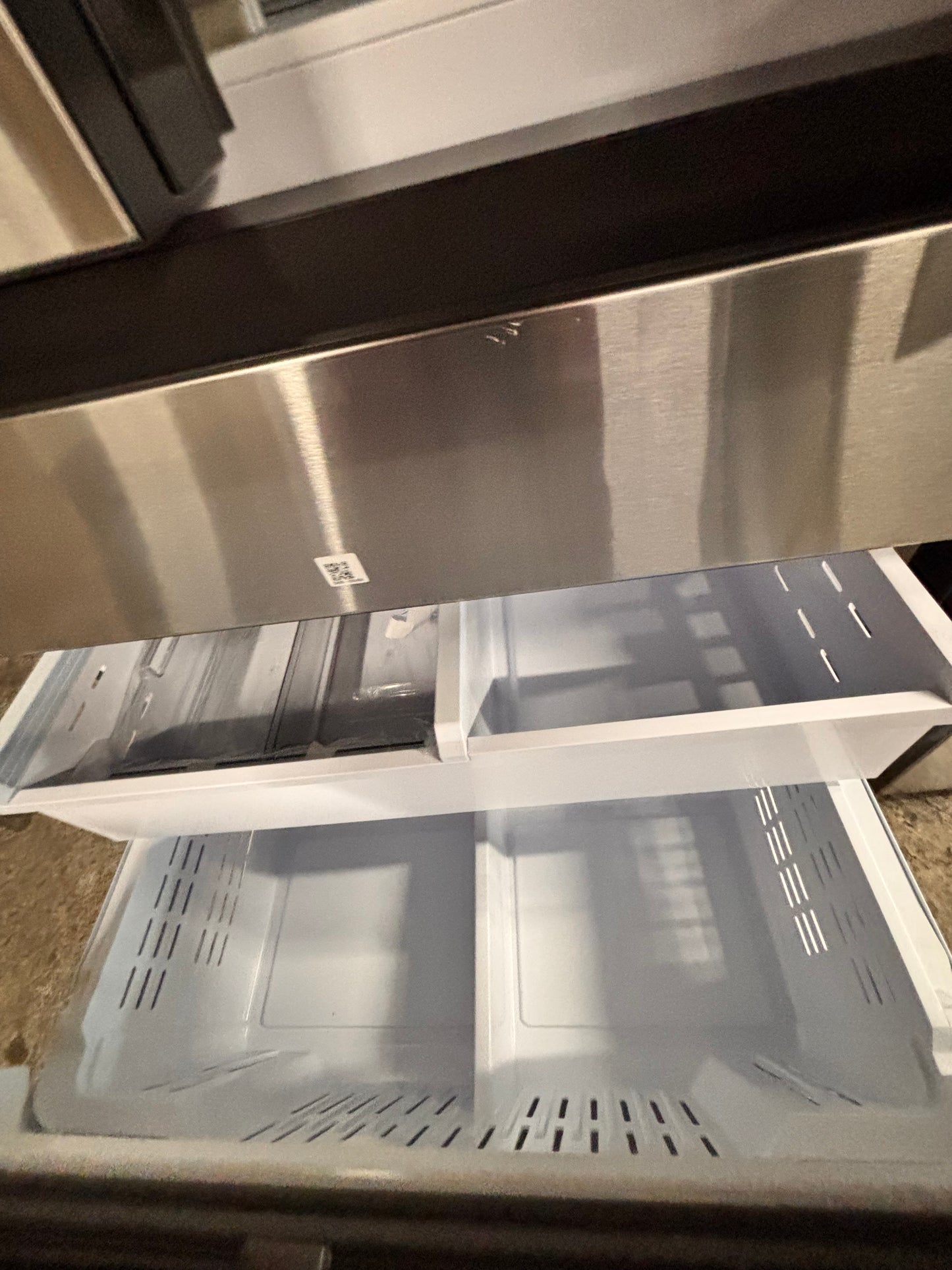 >special🎈New open box (costumer return ) Counter Depth 4-Door French Door Refrigerator. A revolution in convenience and design, the concealed Beverage Center features both a water dispenser and ice maker 
#RFSZ51YB
