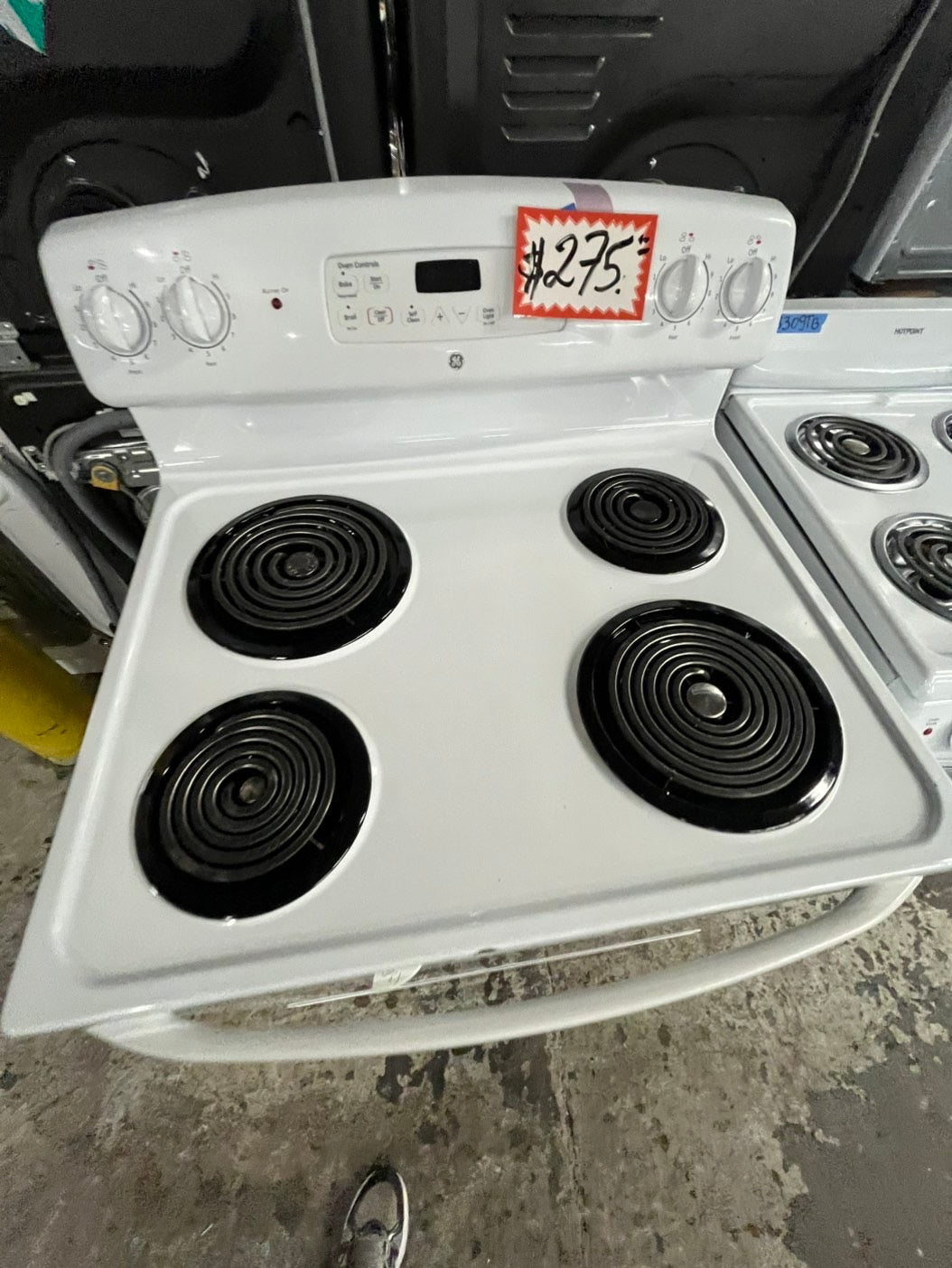 🎁🎄Holiday Sale‼️ white electric coil top electric range coil 220v 4 burner Refurbished in bake Broil self clean 30" #ERCl10B