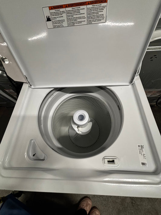 Used  Whirlpool 3.5 cu. ft. Top Load Washer has a Deep Water Wash option that fills the porcelain tub wash basket with more water to help break down loose soils. It also has a heavy-duty cycle for deep stain #W945JB
