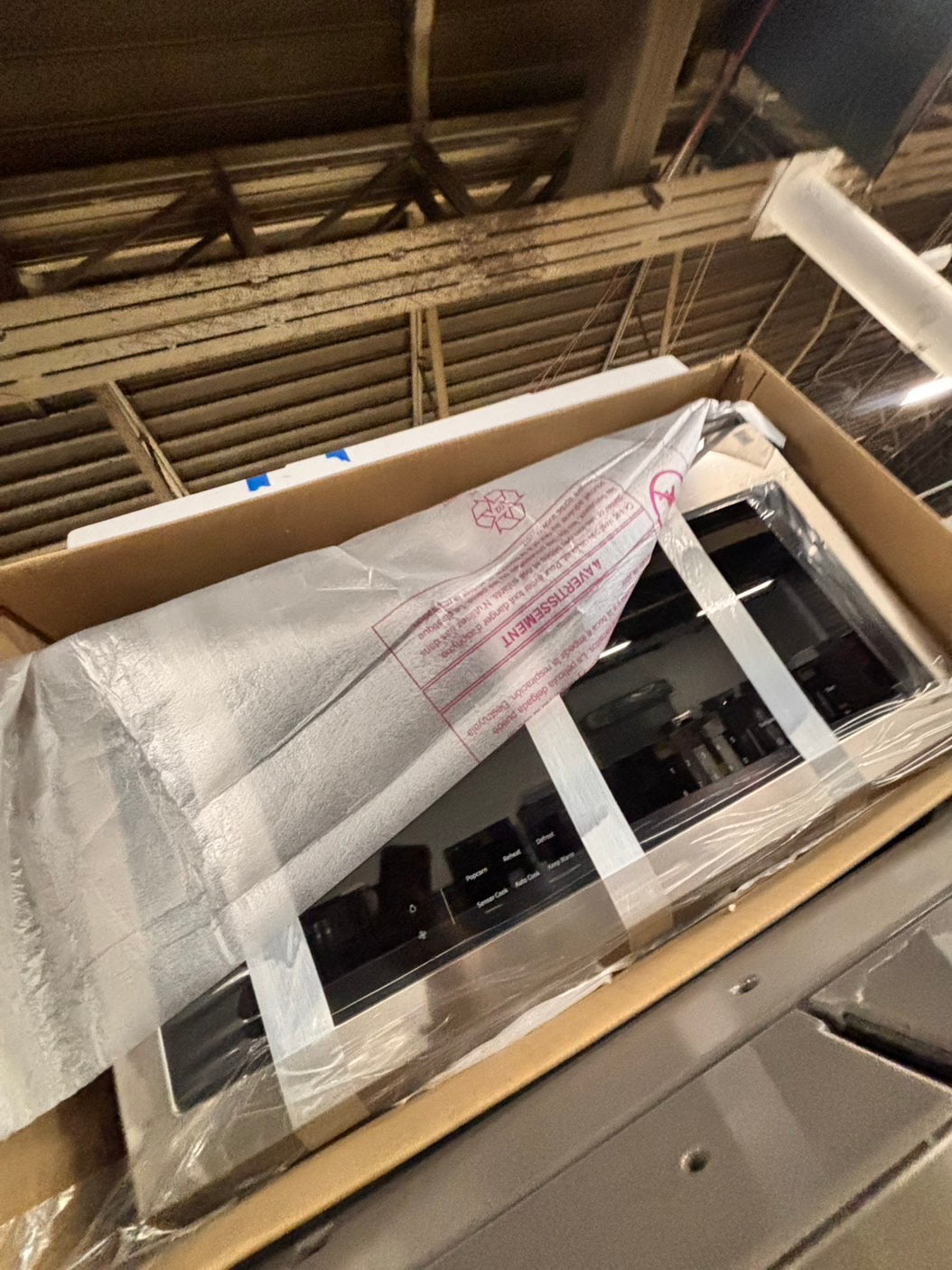 >Special 🎈4pc. Samsung Combo used refurbished -counter depth french door refrigerator Samsung 36” w/ice maker & water dispenser gas range  five burners ,new open box over the range microwave & new open   dishwasher.  #RFZ324CB