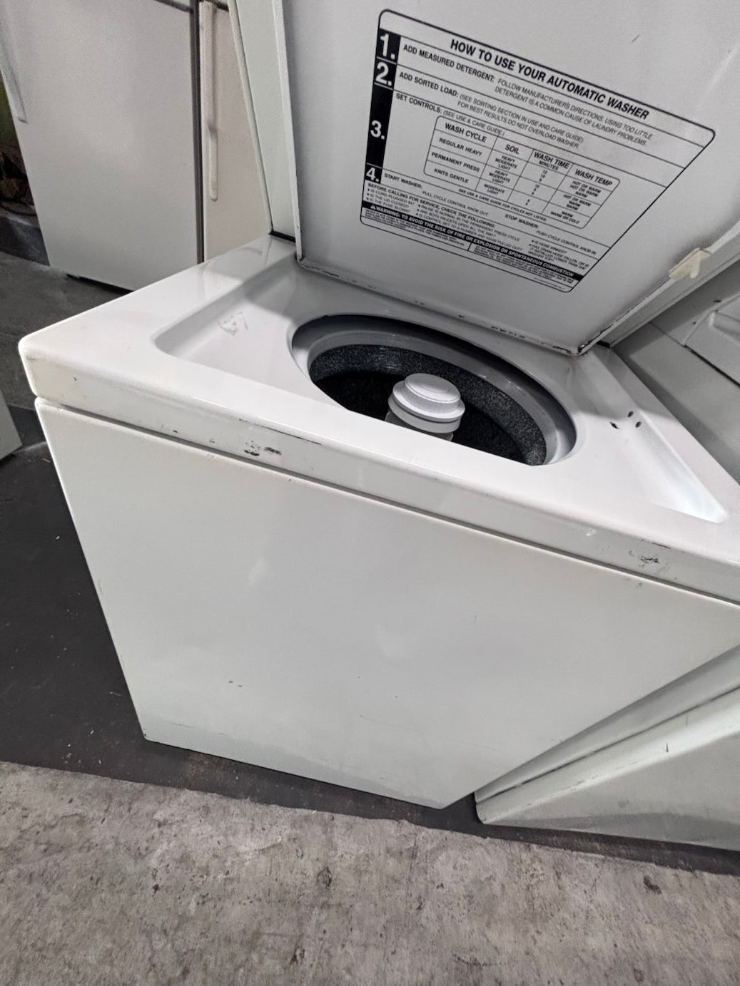 }Whirlpool stacked laundry center Electric 220v washer & dryer set used -in  white 24" #LCWY77B