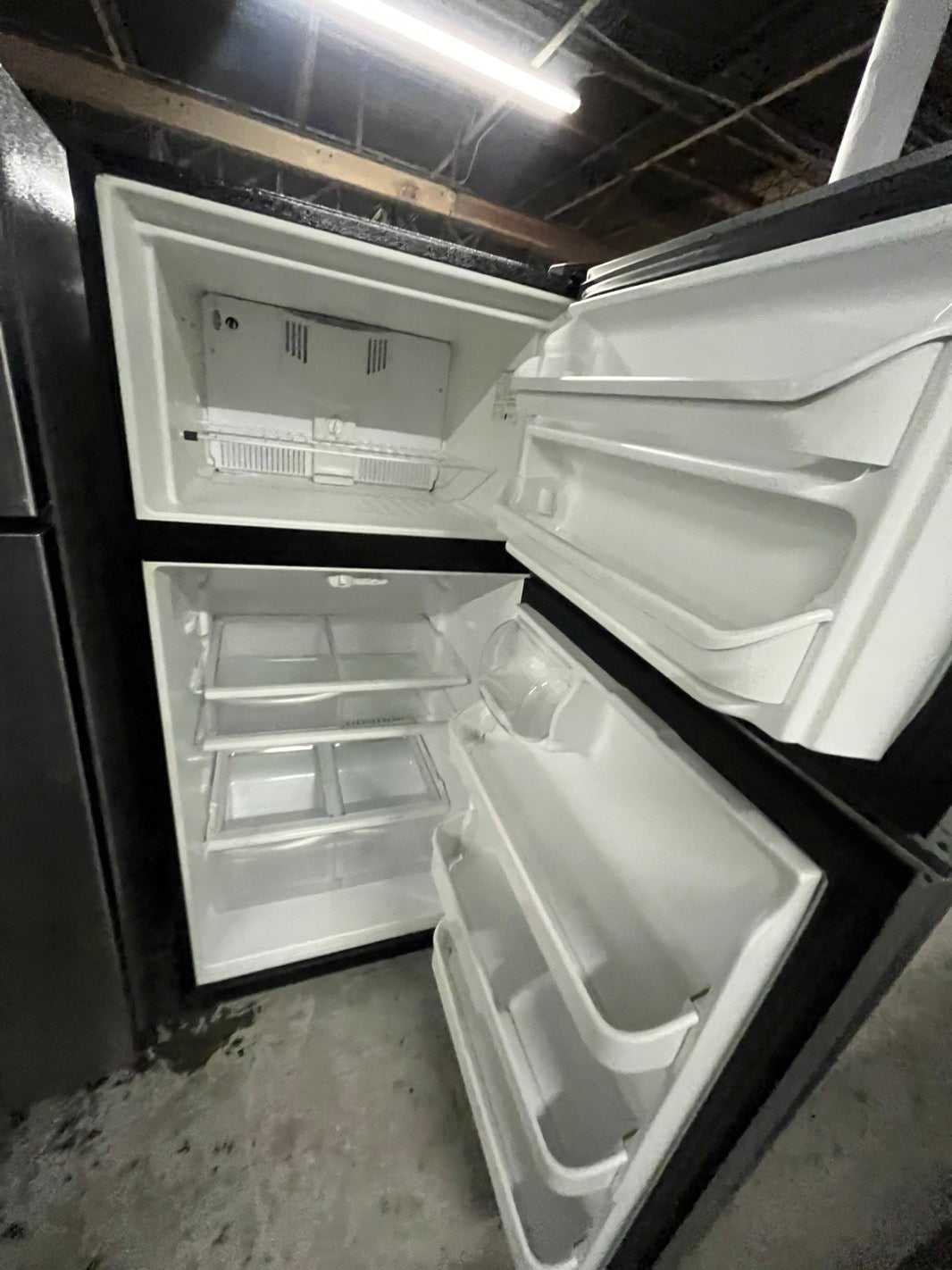 FRIGIDAIRE 30” stainless steel TOP FREEZER REFRIGERATOR | 30" 21.cu.ft USED-REFURBISHED /item number #RF20KB