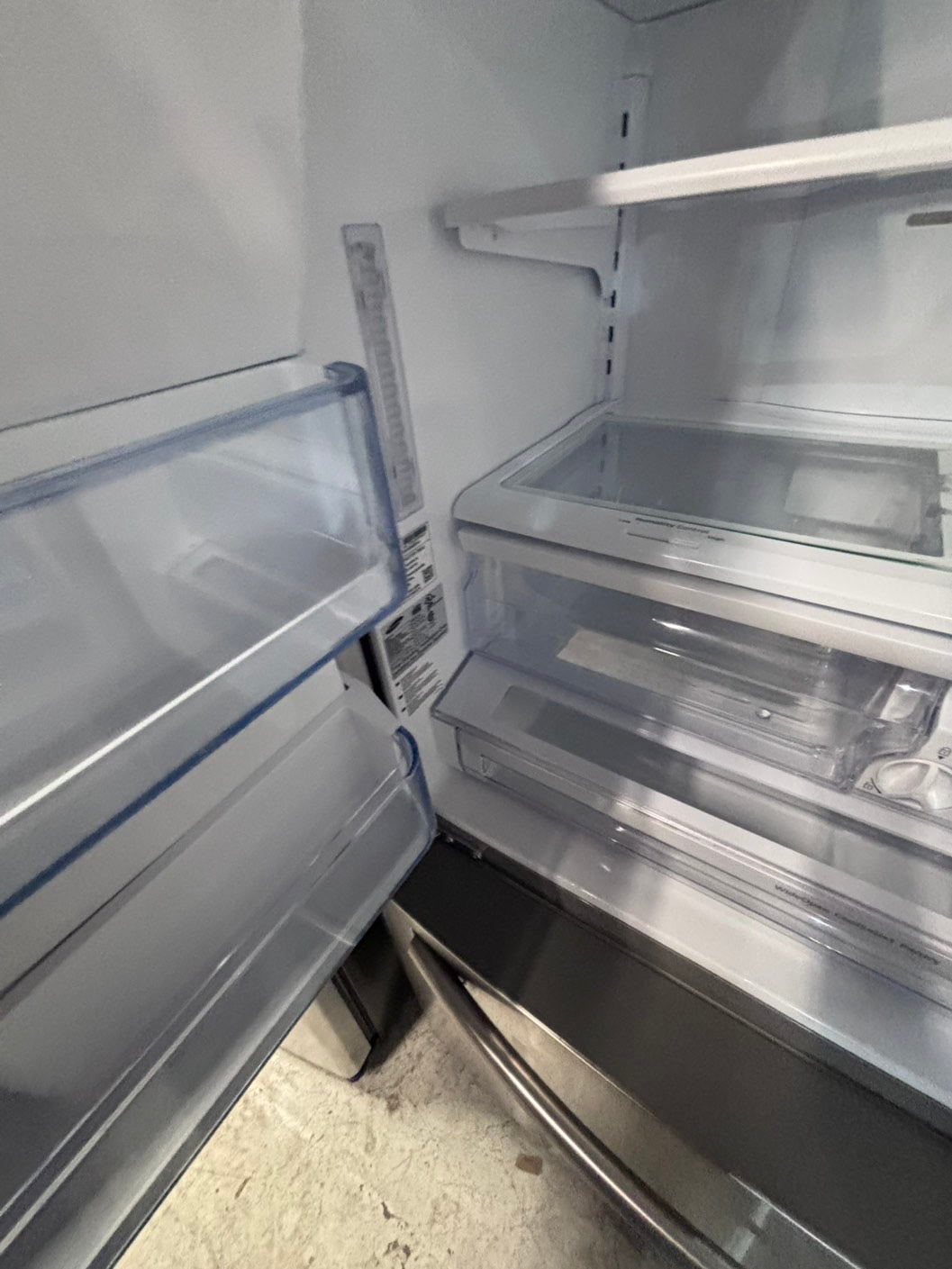 >*36”samsung counter depth French doors  fridge  stainless steel (ice maker & water doesn’t work) doesn’t affect on the others functions. 36” #SA24MAB