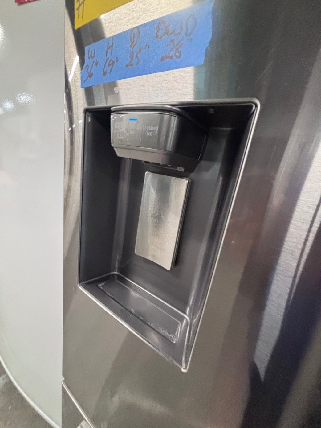 >*36”samsung counter depth French doors  fridge  stainless steel (ice maker  doesn’t work) only water 💦 dispenser works !doesn’t affect on the others functions. 36” #SA24WWB