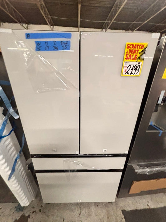 >Bespoke 4-Door French Door Smart Refrigerator, White (29 cu. ft.) Custom Bespoke 4-Door French Door Smart Refrigerator in White Glass features a Dual Ice Maker and Beverage Center with water
#RF29G2YB