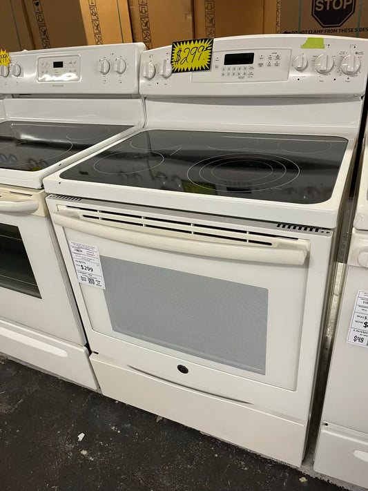 GE electric range 220v 5 burner warm zone convection bake roast broil hi/lo steam clean in off white Refurbished 30" #ER179YB