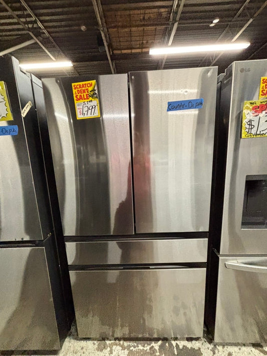 >special🎈New open box (costumer return ) Counter Depth 4-Door French Door Refrigerator. A revolution in convenience and design, the concealed Beverage Center features both a water dispenser and ice maker 
#RFSZ51YB