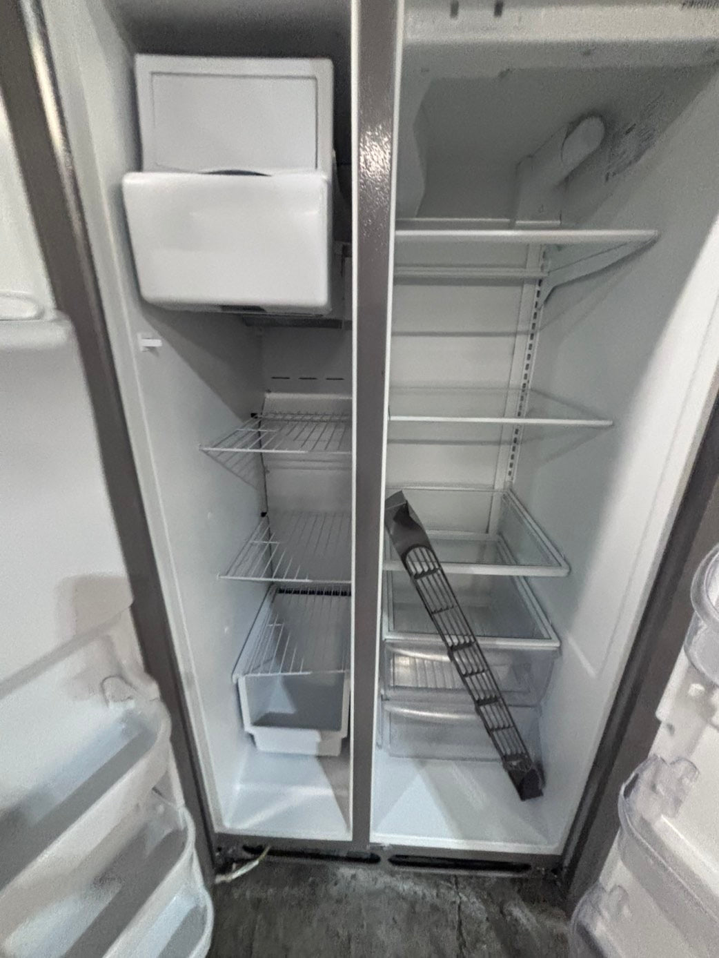>*36”frigidaire side by side Refrigerator and freezer stainless steel w/ice water dispenser 36” #RFFC9LB