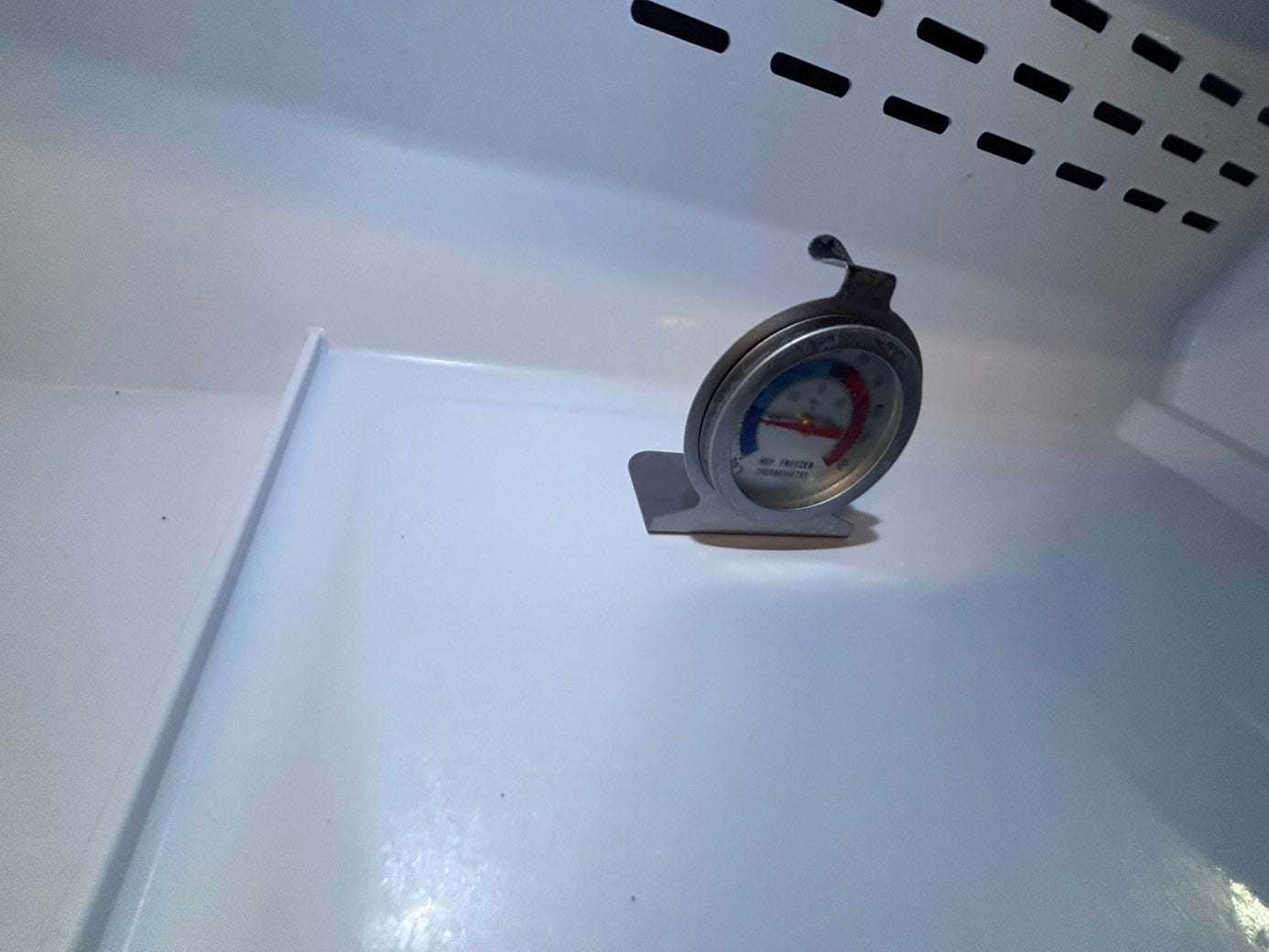 >*36”samsung counter depth French doors  fridge  stainless steel (ice maker  doesn’t work) only water 💦 dispenser works !doesn’t affect on the others functions. 36” #SA24WWB