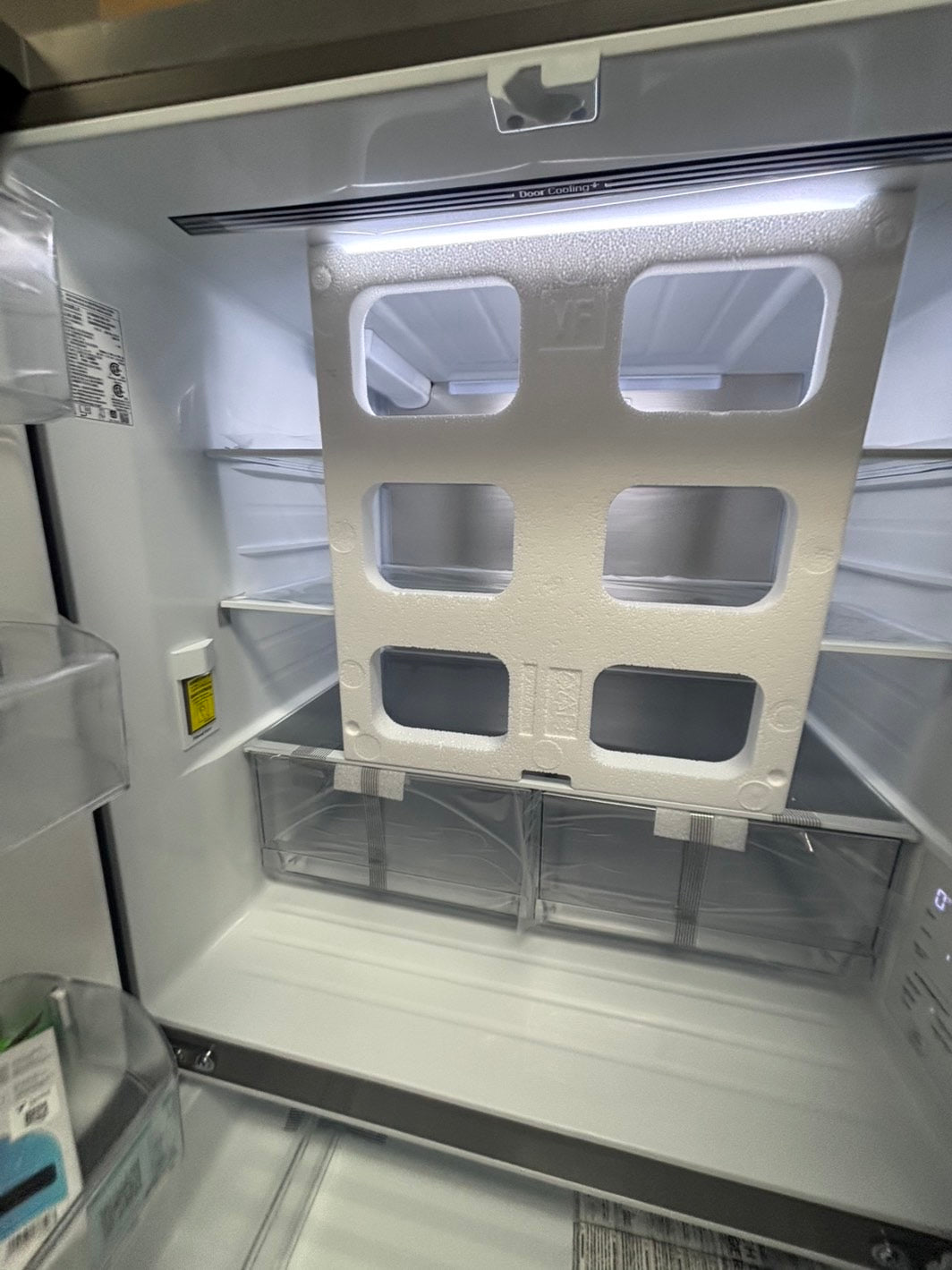 >new open box LG 30 Cu. Ft. Smart Standard-Depth MAX 4-Door French Door Refrigerator with Full-Convert Drawer
#RFLHZ4L  36” in