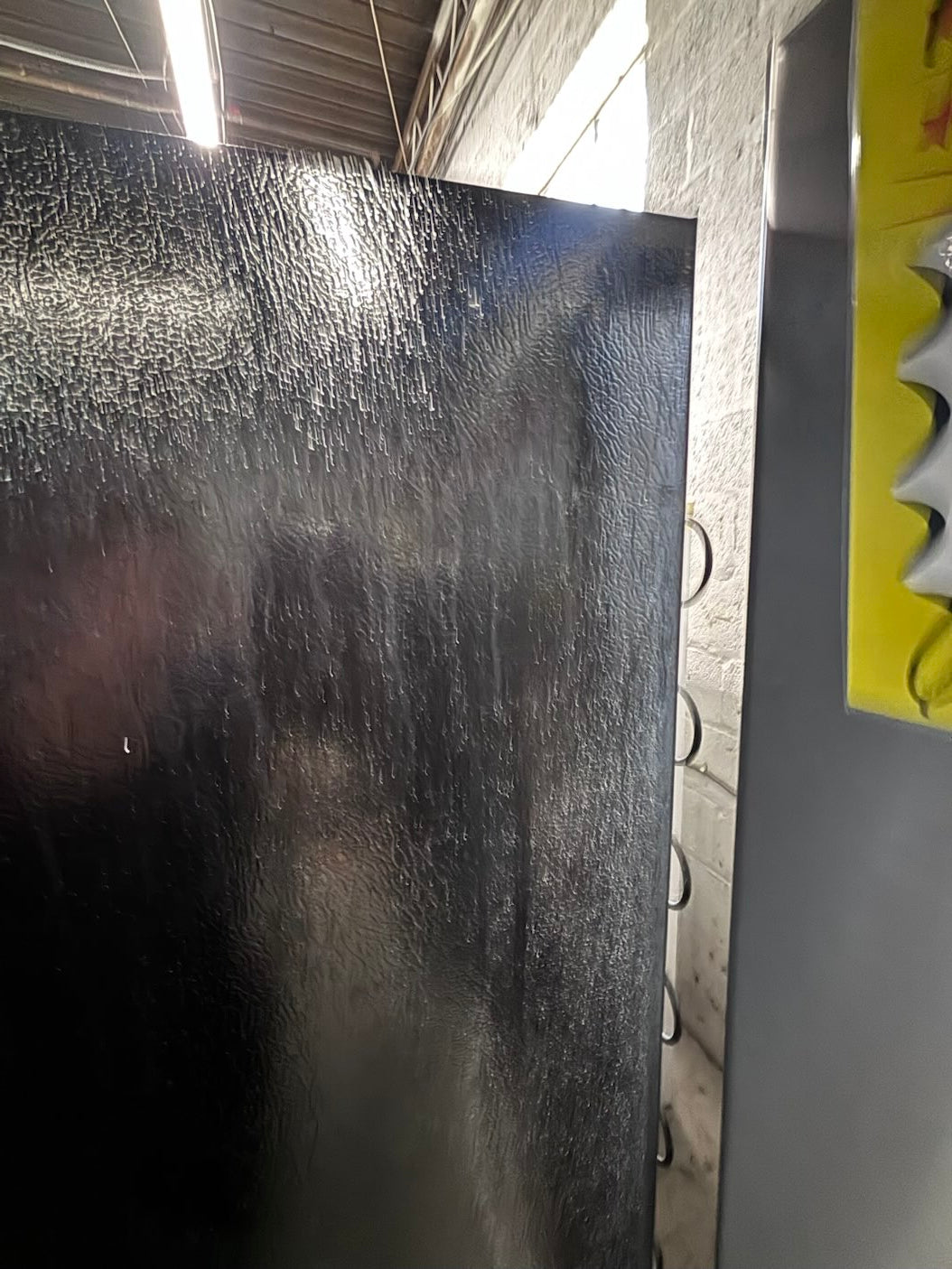 }28”w x 68 1/2h. Whirlpool  top freezer fridge with ice 🧊 maker inside ,black  working 💯  used-refurbished #FT67SRB