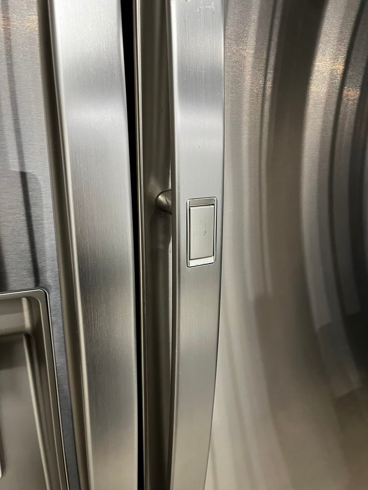 LG French door Refrigerator stainless steel Showcase w/ ice water dispenser 36" #RF53421B