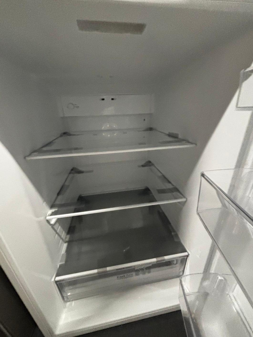 >new scratch and dent -Open box 📦.  This 28 inch freestanding top freezer refrigerator has a generous 18 cu. ft. of space, perfect for storing groceries. The Multi-Air Flow system maintains ideal humidity and temperature levels, keeping your food #RFG18B