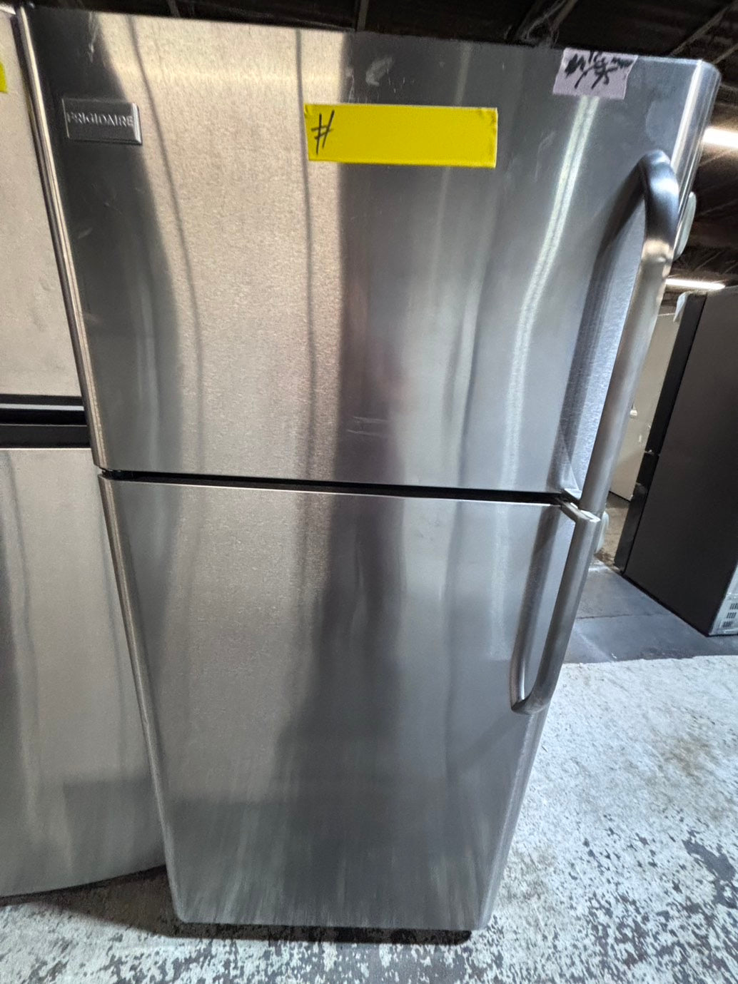 >*kenmore 30”18cu.ft -top freezer refrigerator with ice 🧊 maker inside ,stainless steel color   -used refurbished 30”  #TBF88CB