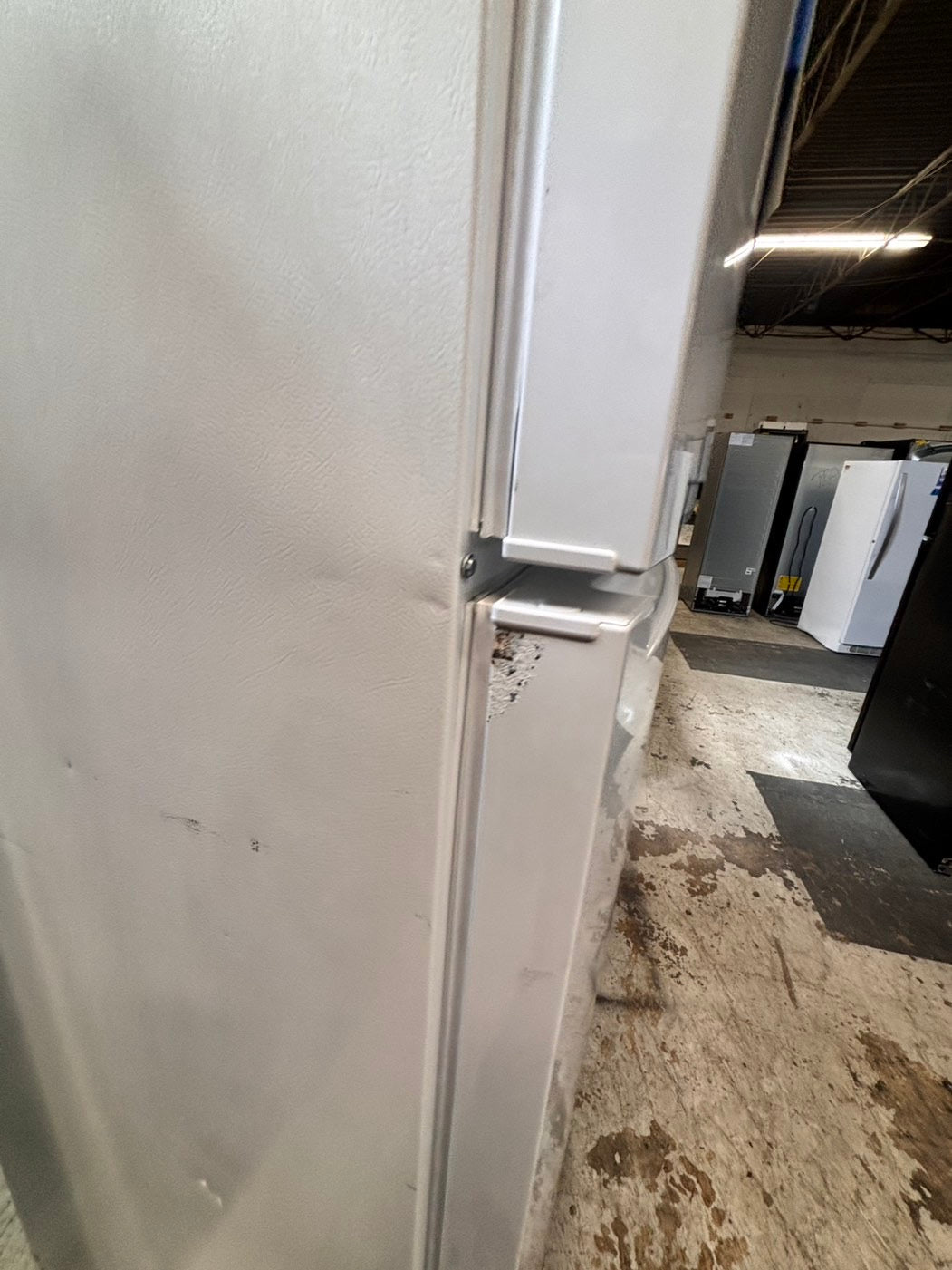 >sale🔥Whirlpool 28”top freezer refrigerator in white color  28" #RFWHP23B