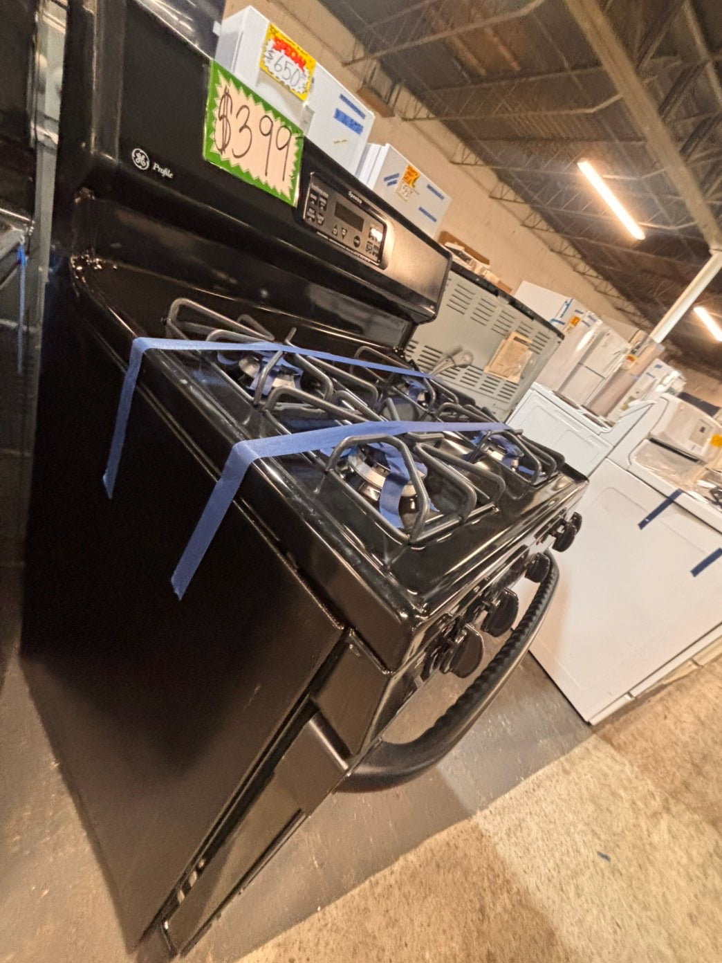 >*GE  gas range 4 burner bake broil Hi/Lo self clean in black used-Refurbished 30” #G9WBYB