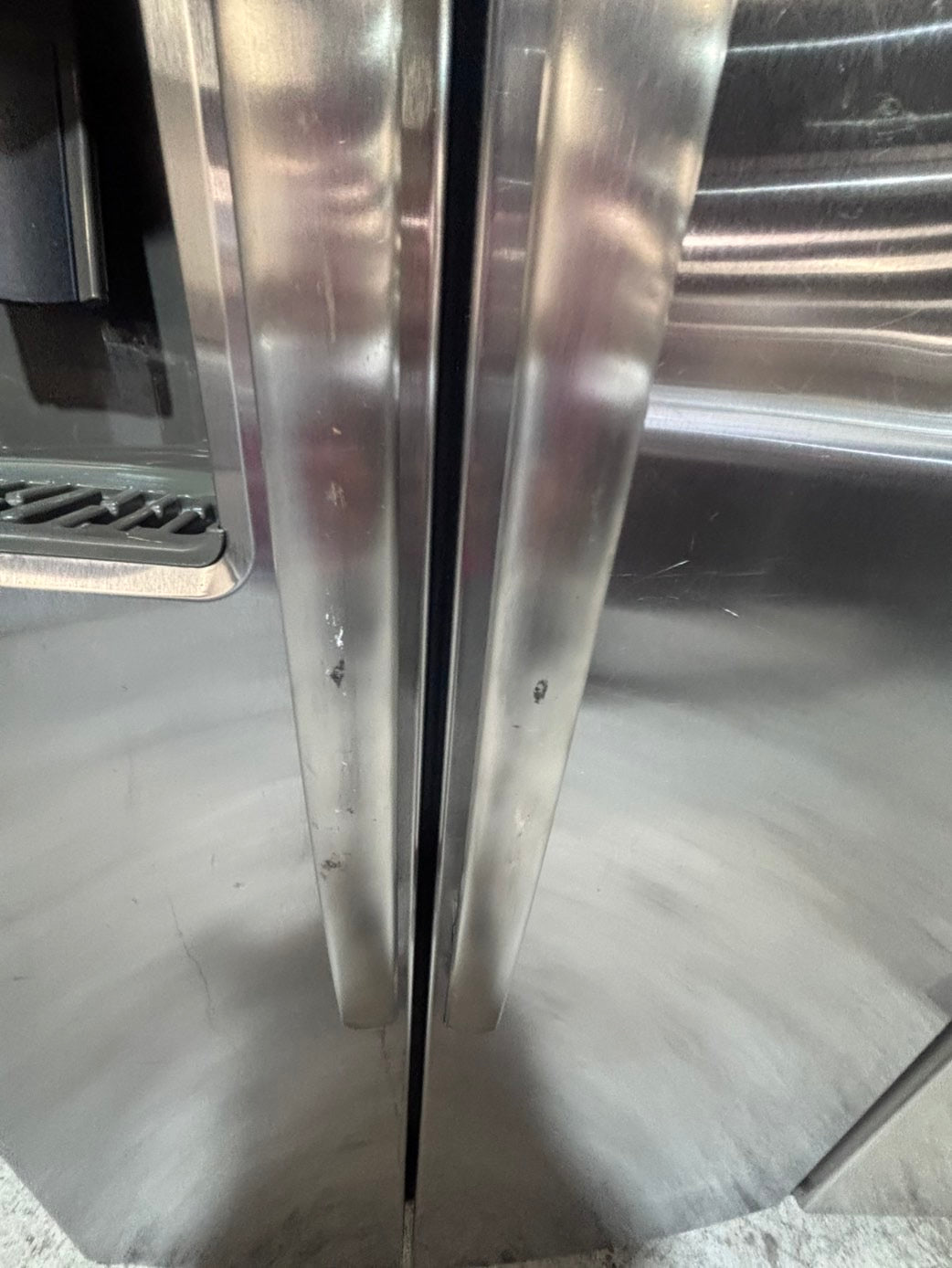 >>36” GE side by side Refrigerator and freezer stainless steel w/ice water dispenser 36” #AR243B