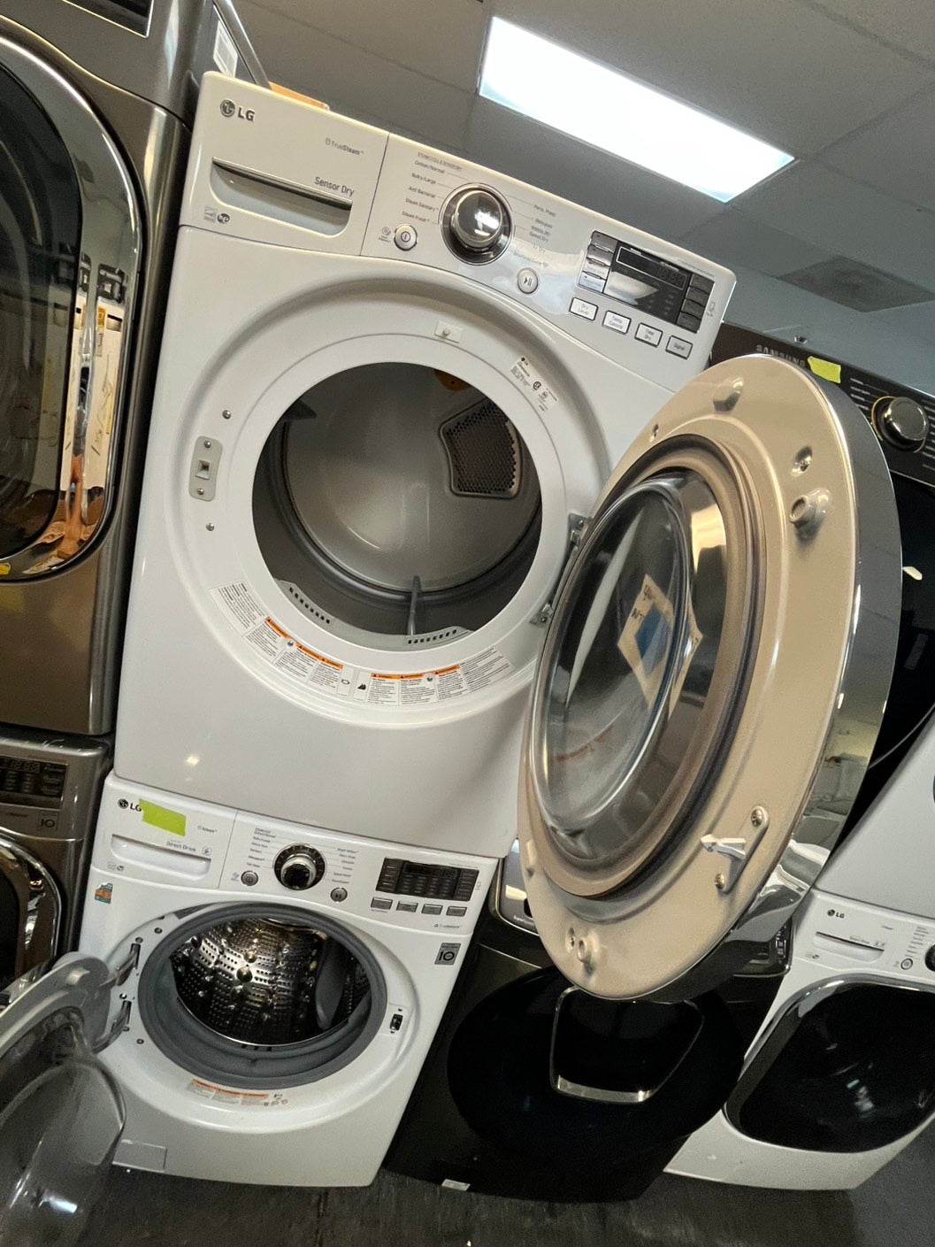 LG front load washer & TrueSteam sensor Dry front load dryer set electric 220v front load stackable in white 30" in Refurbished #WDPR20L