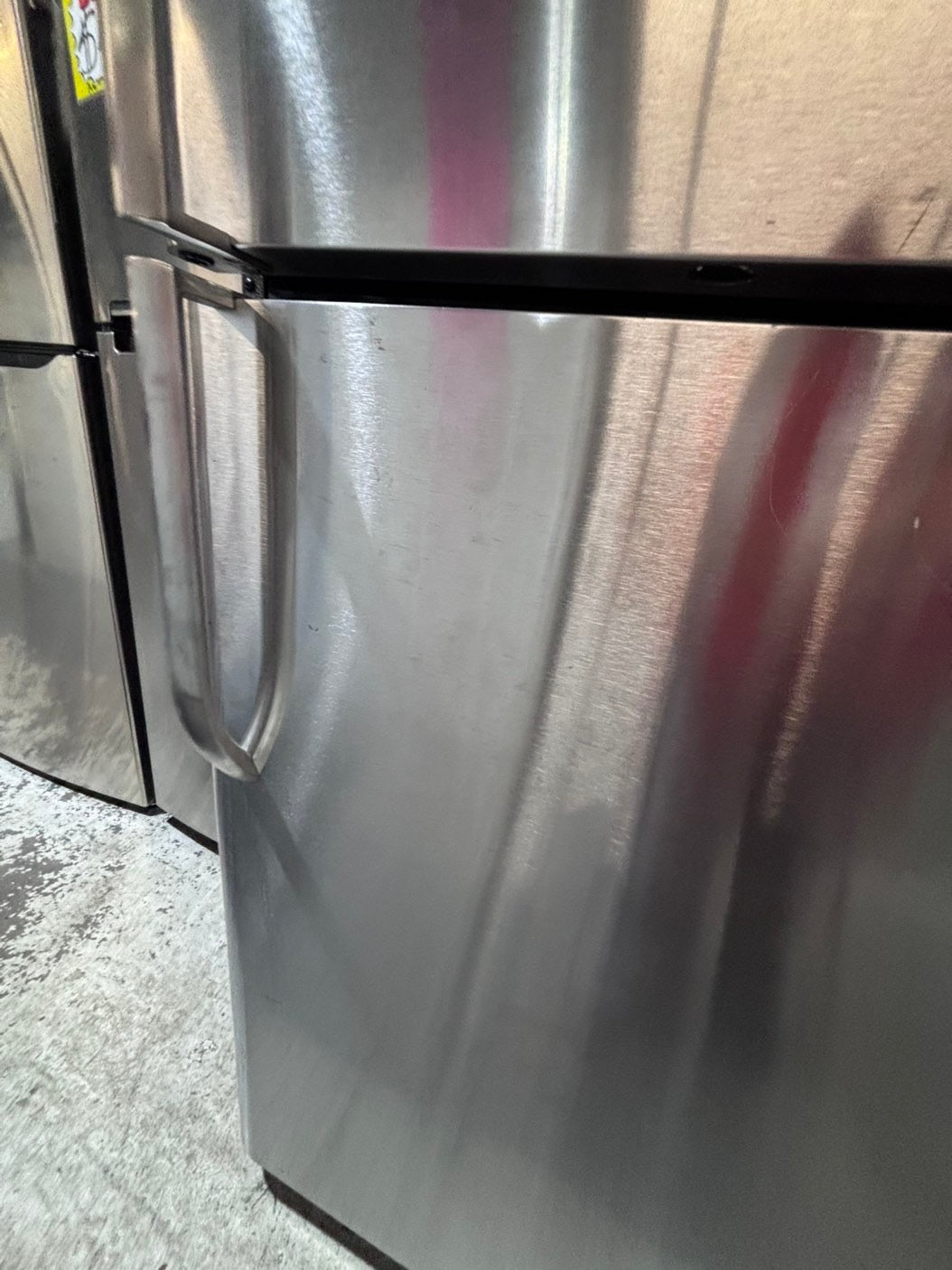>>Frigidaire 21cu.ft -top freezer refrigerator stainless steel -used refurbished 30” #RFP16B