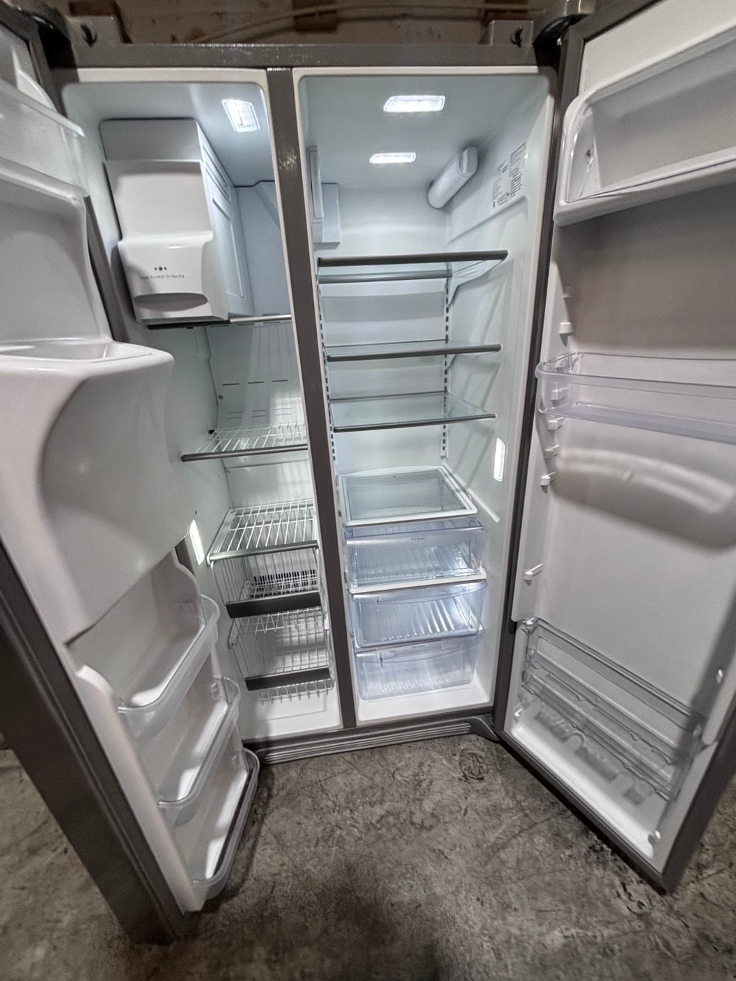>*early July 4th sale🇺🇸36”frigidaire counter depth side by side door fridge  stainless steel w/ice water dispenser 36” #FRG24AAB