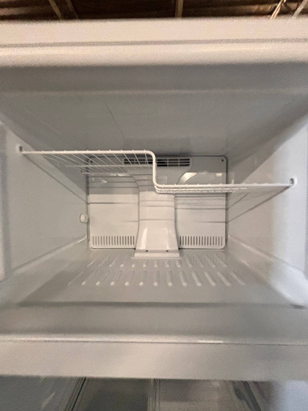 >28”Ge top freezer fridge white used-refurbished #ZZFL81B