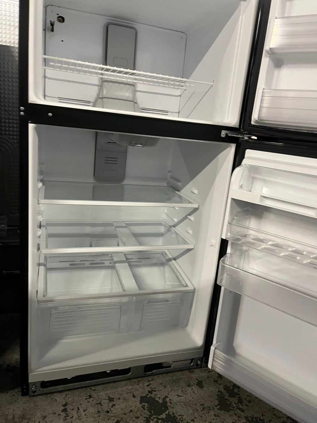 Whirlpool 33” Top freezer fridge  black refurbished #RFWH213B