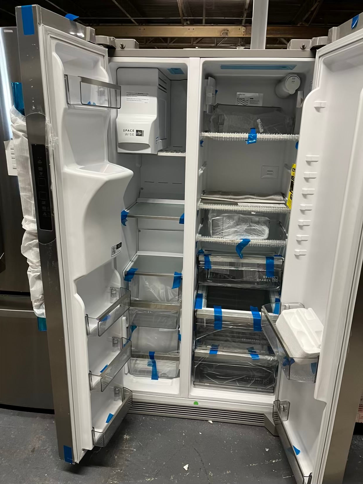Open Box Frigidaire Profissional side x side Refrigerator stainless steel w/ice water dispenser 36" counter Depth #RE775VB