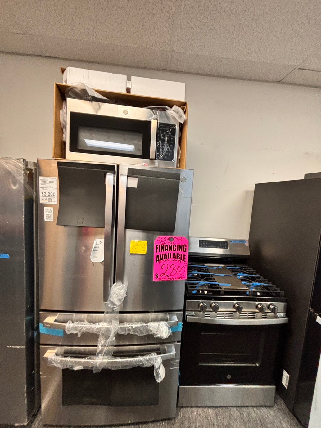 >Special 🎈3pc. Combo new open box  -french door 4-doors refrigerator GE 36” w/ice maker & water dispenser inside ,costumer return gas range five burners Airfry  & new open box over the range microwave GE #RFGAX3PC