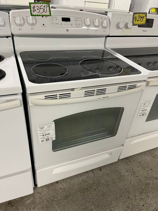 GE electric 220v range 5 burner warm zone bake broil hi/lo self clean in white Refurbished 30" #ER940NB
