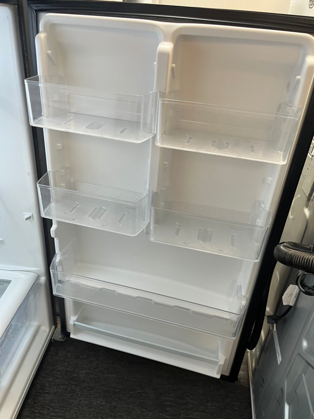 =•28” whirlpool top freezer fridge BLACK used-refurbished #RFWHBLB28L