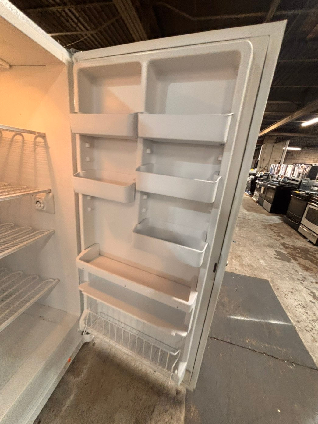 >*kenmore 21cu.ft (it’s not froost free).          up-right freezer white 20cu.ft Refurbished-used #RFS1ZXB