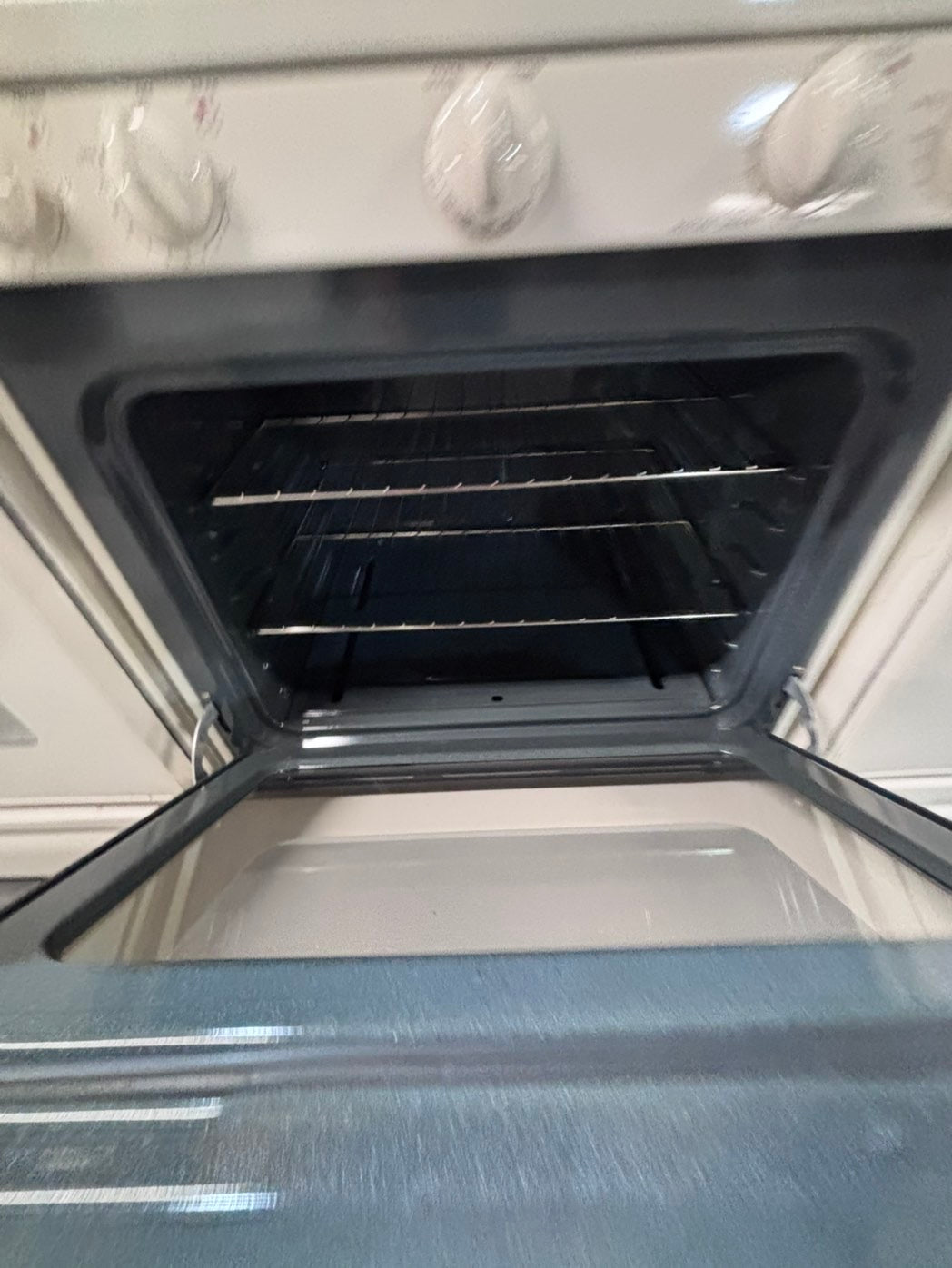 >*sale🔥GE  Gas range 4 burner bake broil Hi/Lo self clean in  white used-Refurbished 30” #G2T2D2B