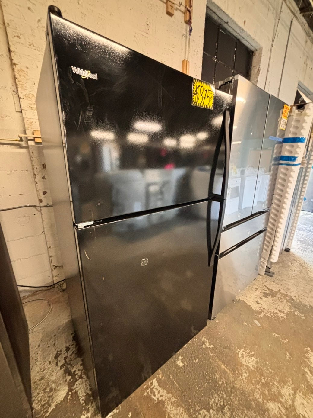 >whirlpool 33” Top freezer fridge   ,black used-refurbished #RW31T2B