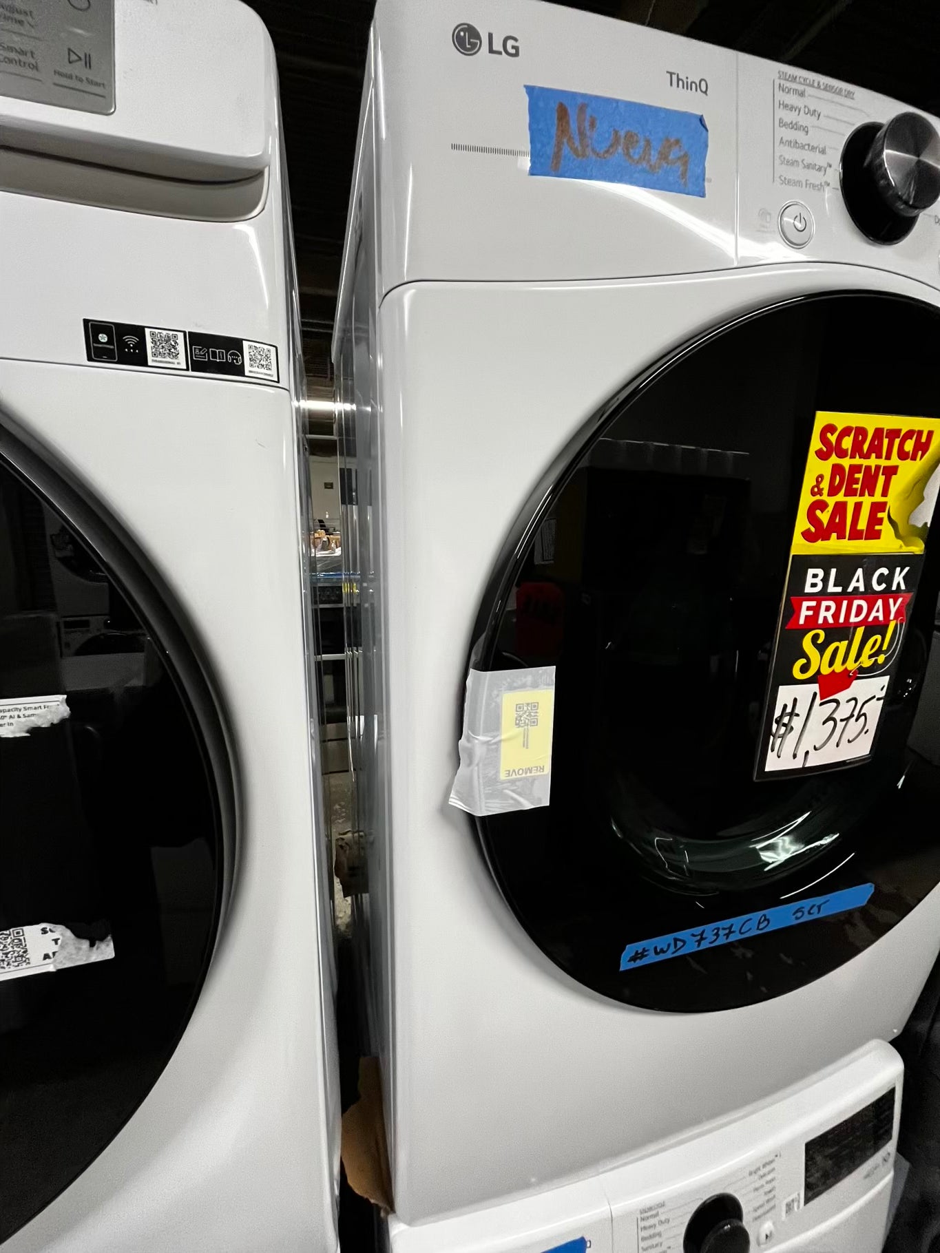 -Open Box 📦 Scratch & Dent 4.5 cu. ft. Ultra Large Capacity Front Load Washer - White
WM4000HWA & 7.4 cu. ft. Large Capacity Front Load Electric Dryer - White DLEX4000W Set / stock number #WD737CB