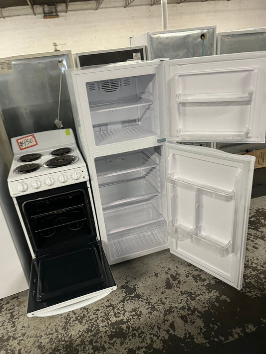 *🔥black Friday sale ‼️package deal 2Pcs set Ge 23”  Top freezer fridge & Hotpoint electric coils top electric stove white 20” #RFECL1B