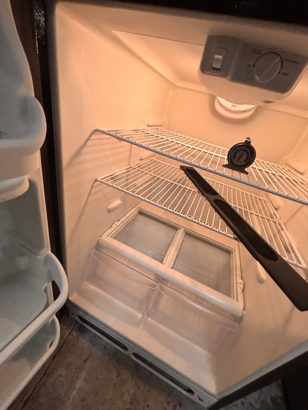 >>28”frigidaire  top freezer fridge black working 💯 used-refurbished #RF55YSB